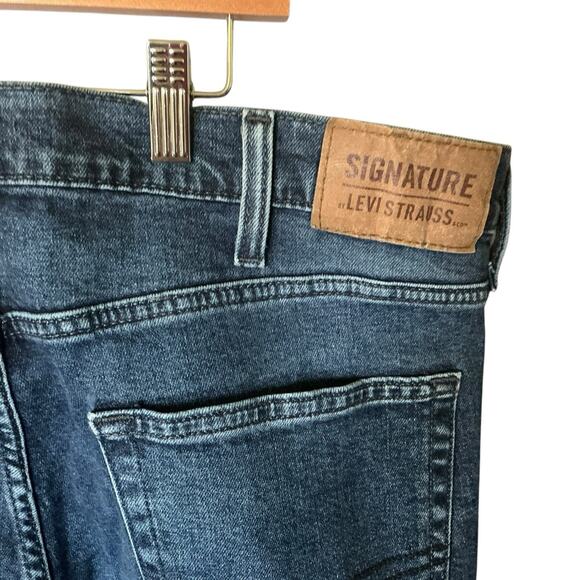 Levi's Signature Series Athletic Fit Denim Jeans Mens Size 38 Straight Med Wash - Picture 4 of 9